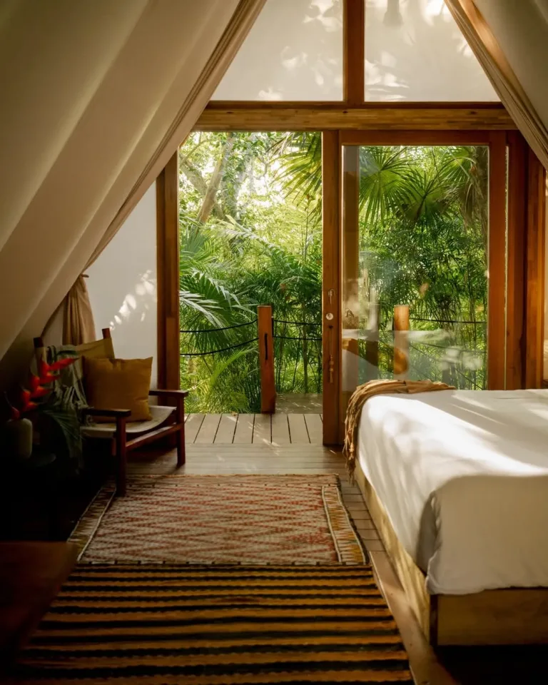 Hoteles en Bacalar para Semana Santa, dormir frente a la laguna, columpios sobre el agua y desconexión total