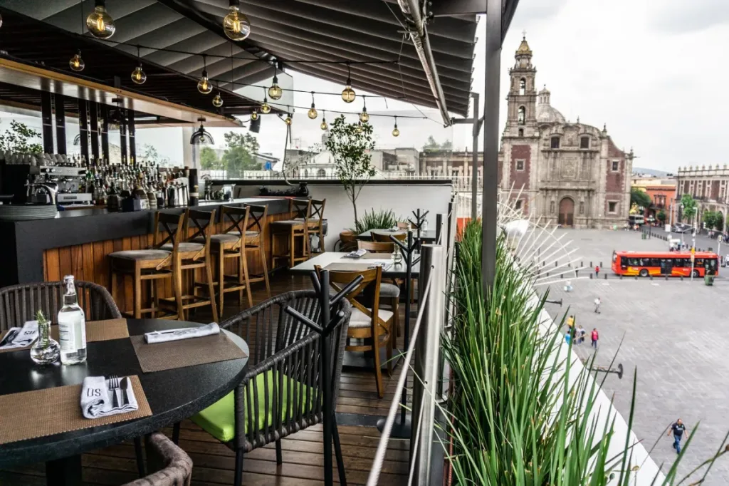 Descubre las mejores terrazas del Centro Histórico de la CDMX para disfrutar comida increíble con vistas únicas al corazón de la ciudad.