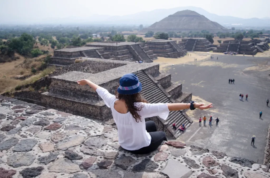 Descubre las pirámides en México a las que aún puedes subir: Cobá, Tepozteco, Toniná, Cuicuilco, Uxmal y parte de Teotihuacán.
