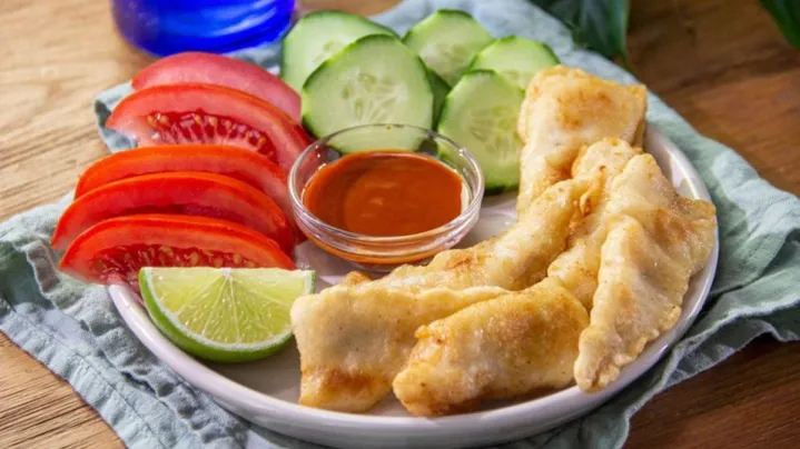 Aprende cómo hacer pescaditos fritos para la Cuaresma con esta receta fácil paso a paso. Descubre su historia, consejos de expertos y tips para que queden crujientes y perfectos. ¡Es momento de cocinar!