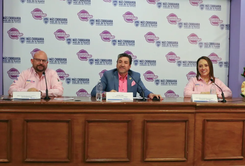 Autoridades Chihuahua: Germán Orrantia Calderón (Director de Promoción Turística de Chihuahua); secretario de Turismo, Edibray Gómez Gallegos; y, Dafne Gandarilla Armendáriz, de Vinculación Turística.