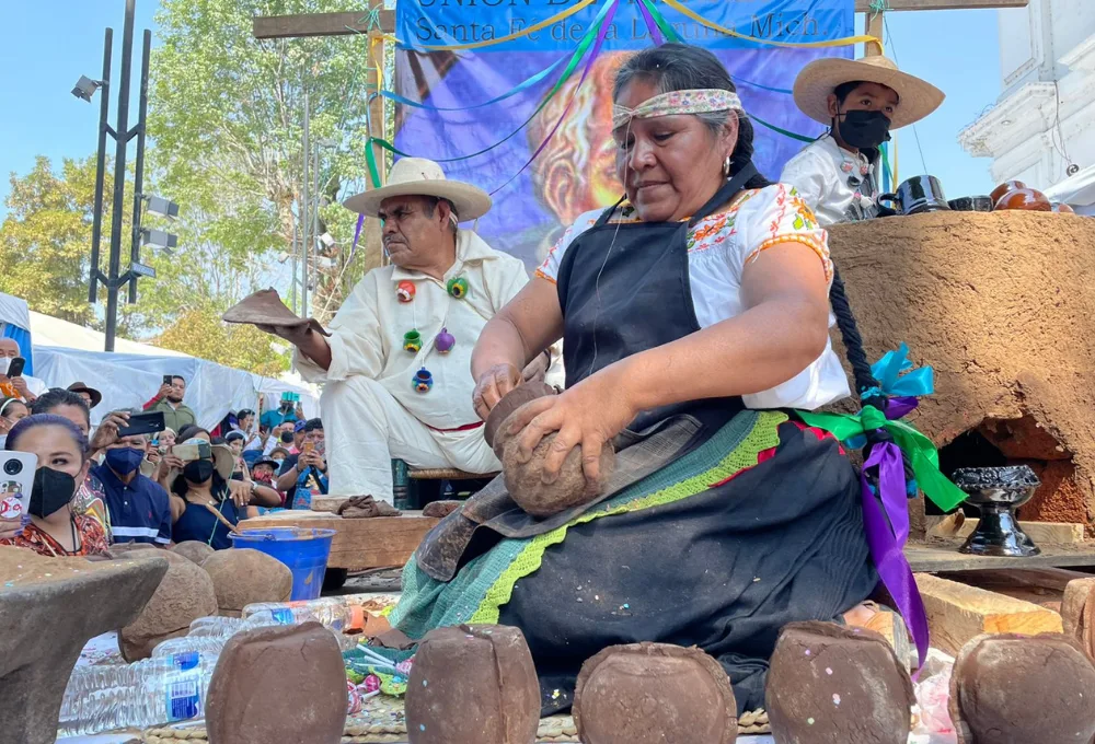 Tianguis de Domingo de Ramos, en Uruapan, Michoacán.