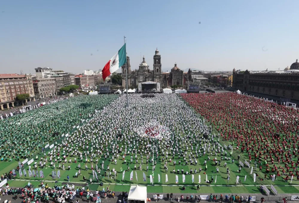 ¡Histórico! CDMX rompe el Récord Guinness con la clase de futbol más grande del mundo