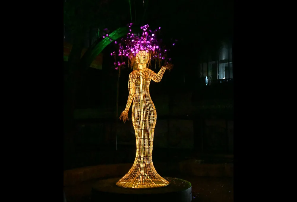 "Solo la Luz, Primavera" en Paseo de la Reforma