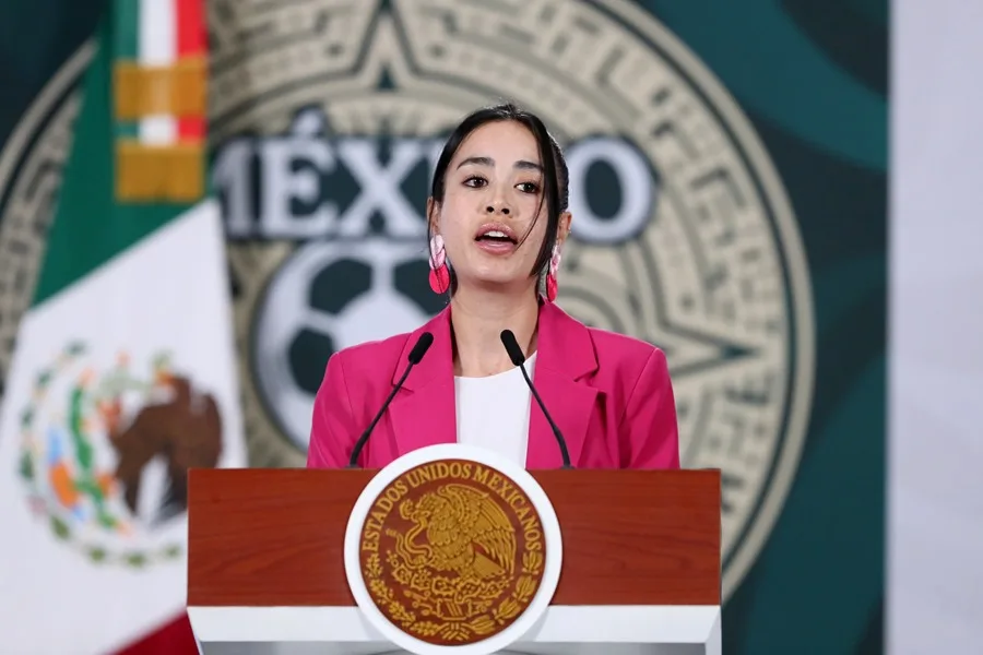 La presidenta de nuestro país Claudia Sheinbaum anunció un concurso para que una joven mexicana nos represente en la inauguración de la Copa Mundial de la FIFA 2026. Conoce cómo participar, los requisitos y por qué el Estadio Banorte volverá a hacer historia.