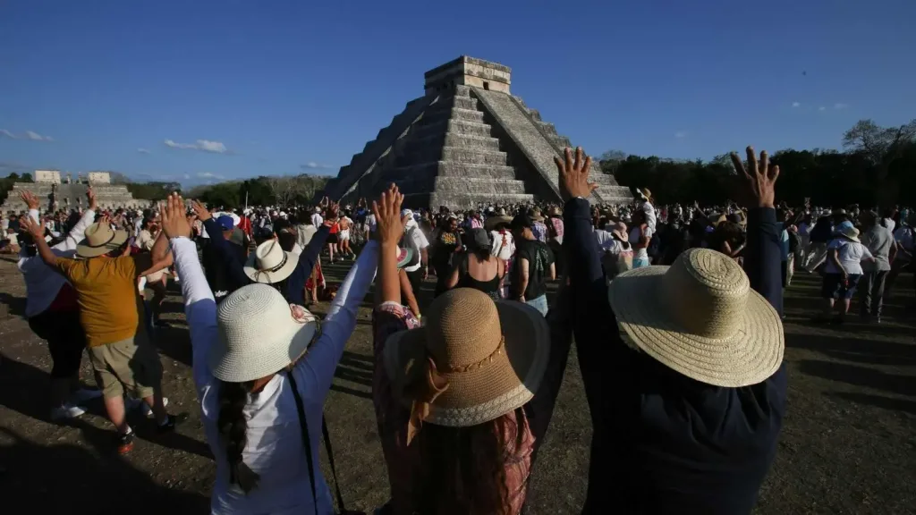 La Primavera 2026 ya llegó a México. Descubre cómo se vivió el equinoccio en Teotihuacán y Chichén Itzá, su significado cultural y qué representa este fenómeno. ¿Es tu temporada estación favorita?