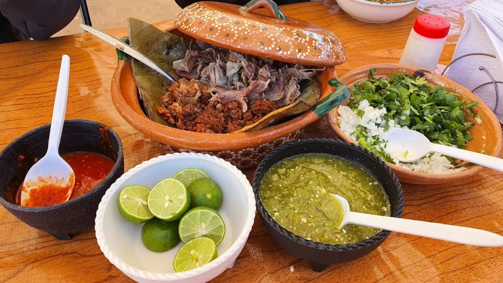 Descubre cuándo y dónde será la Feria del Pulque y la Barbacoa 2026 en CDMX. Historia del pulque, tradición de la barbacoa y actividades imperdibles.