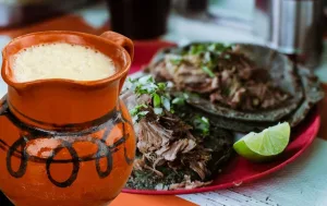 Descubre cuándo y dónde será la Feria del Pulque y la Barbacoa 2026 en CDMX. Historia del pulque, tradición de la barbacoa y actividades imperdibles.
