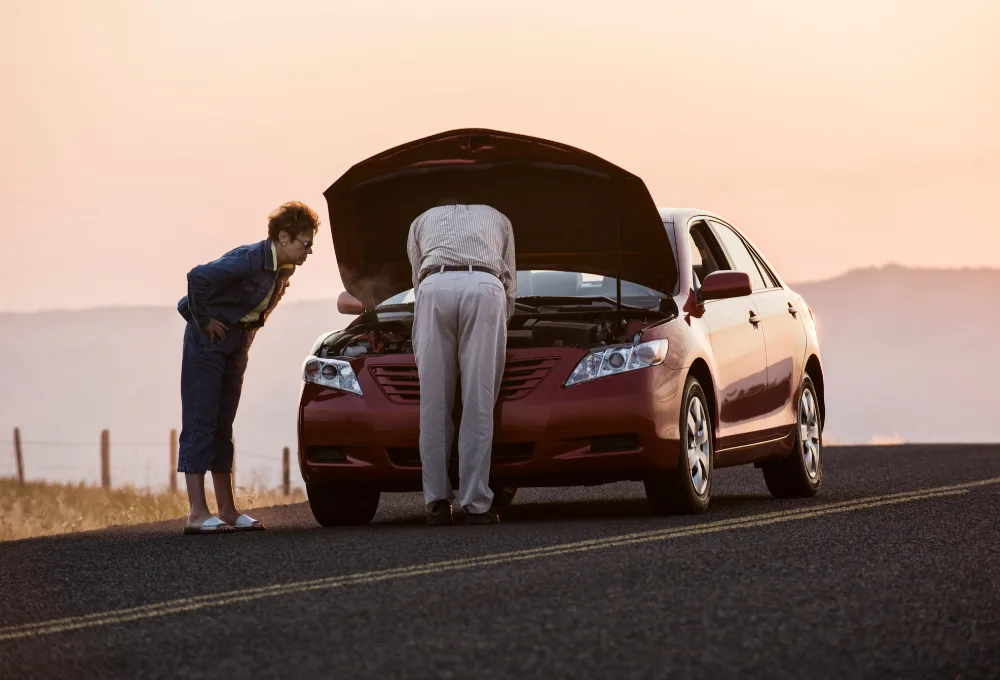 ¿Qué hacer si tu auto falla en la Autopista del Sol o la México-Querétaro? ¡Aquí te lo decimos! Auto descompuesto