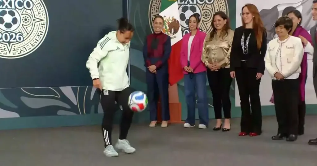 La presidenta de nuestro país Claudia Sheinbaum anunció un concurso para que una joven mexicana nos represente en la inauguración de la Copa Mundial de la FIFA 2026. Conoce cómo participar, los requisitos y por qué el Estadio Banorte volverá a hacer historia.
