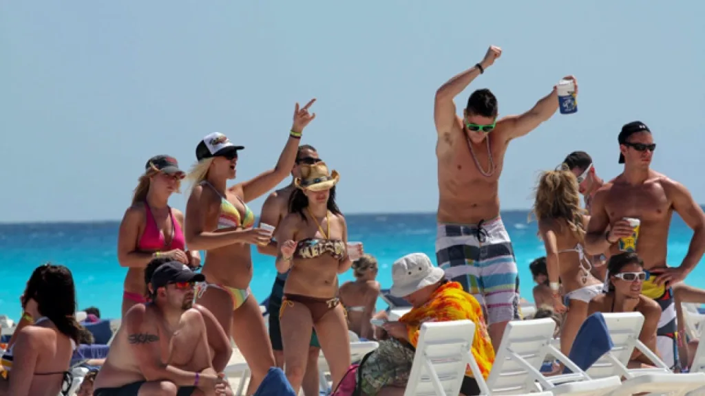 Cancún reporta un 80% de ocupación hotelera, consolidándose como uno de los destinos turísticos más fuertes de México en 2026.

