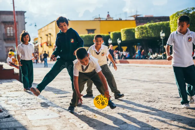 Descubre el origen real del Día del Niño en México y por qué se celebra el 30 de abril. Una historia que va más allá de los festejos.    
