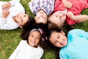 Descubre el origen real del Día del Niño en México y por qué se celebra el 30 de abril. Una historia que va más allá de los festejos.    