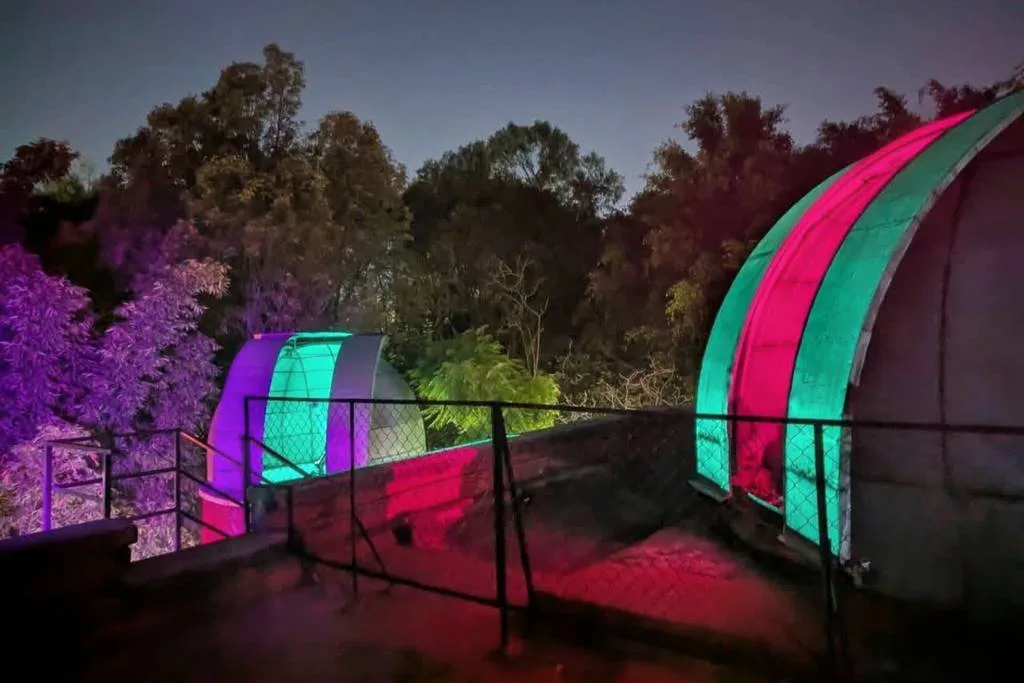 Descubre el observatorio en la colonia Álamos donde puedes ver estrellas por solo $40 pesos. Un plan diferente y educativo en CDMX. ¿Te vas a lanzar?