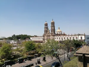 Entre tradición religiosa, arte contemporáneo y zonas boscosas, esta sede mundialista revela la esencia de un Jalisco que combina fe, historia y dinamismo urbano para recibir al mundo en 2026/Foto:Wikimedia Commons