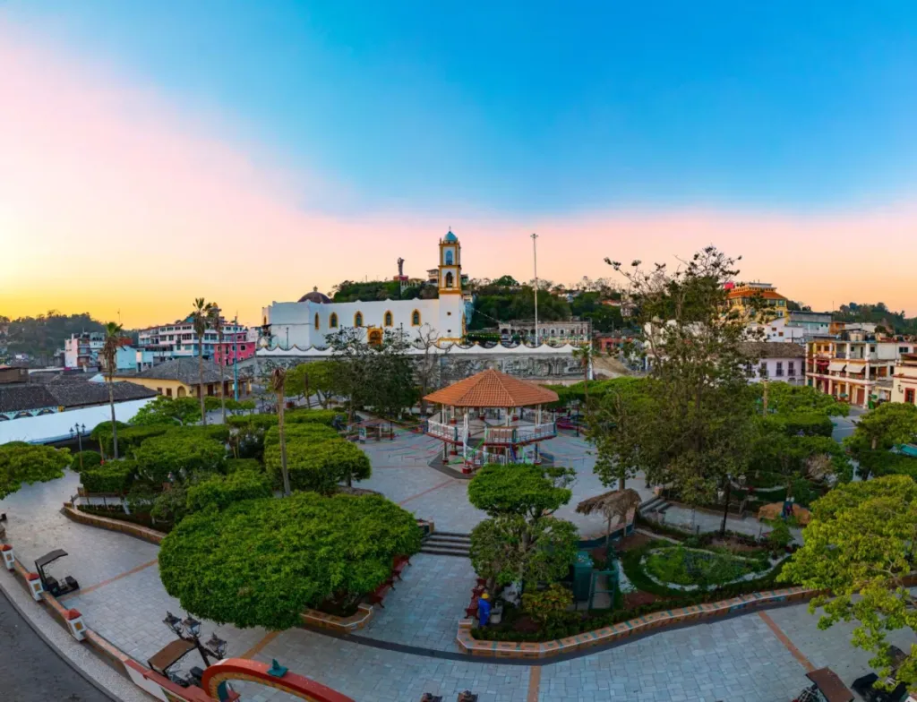 Descubre el origen de la vainilla en México, su historia y por qué este pueblo es clave en uno de los sabores más importantes del mundo. ¿Lo sabías?