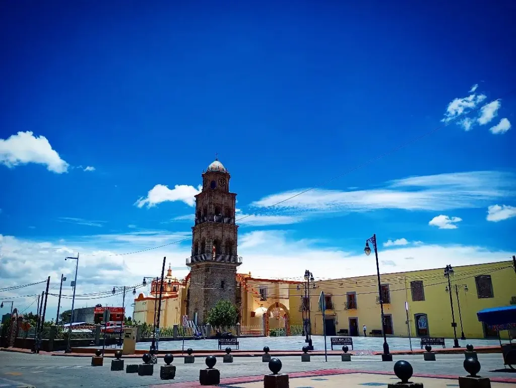 Descubre Ixtenco, el Pueblo Mágico de Tlaxcala famoso por su gastronomía ancestral otomí, sus ingredientes nativos y su cultura viva. Es momento de que lo conozcas.