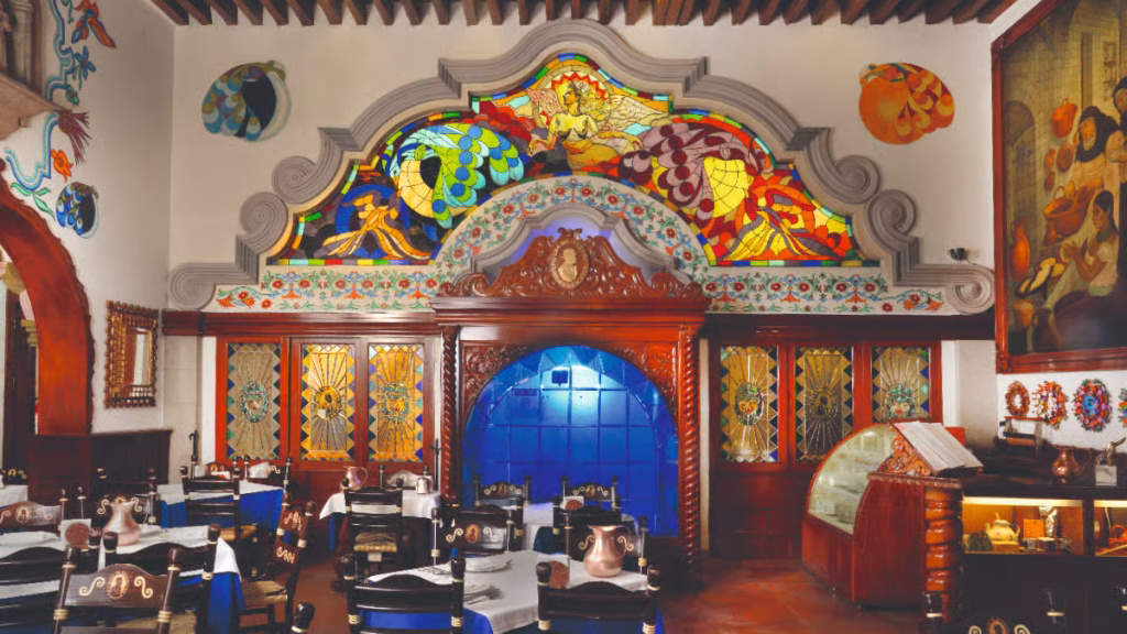 El Café de Tacuba en CDMX ofrecerá un desayuno especial con narración teatralizada. Descubre fechas, detalles y por qué es una experiencia única.