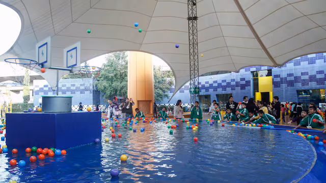 Descubre 5 actividades divertidas para niños en México, desde parques inflables hasta experiencias educativas y cine al aire libre. ¿Estás listo para este Día del Niño?