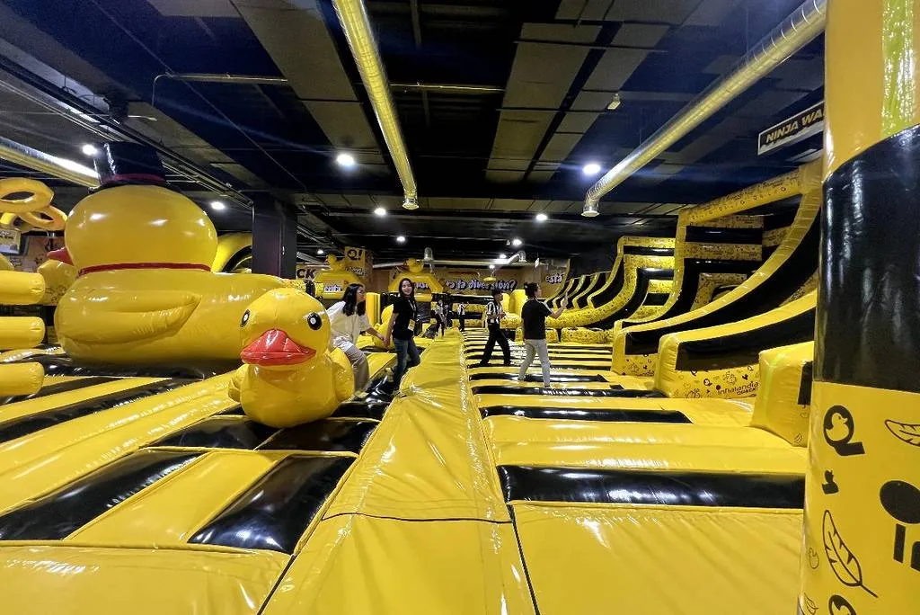 Descubre 5 actividades divertidas para niños en México, desde parques inflables hasta experiencias educativas y cine al aire libre. ¿Estás listo para este Día del Niño?