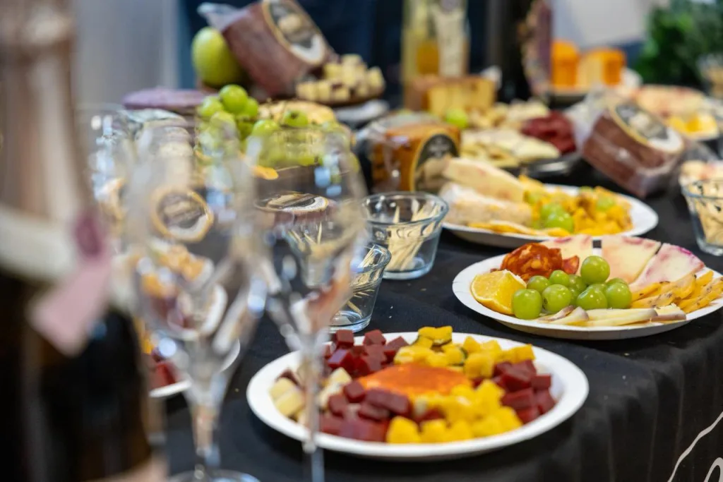 El Festival Internacional del Arte, Queso y Vino de Tequisquiapan cumple medio siglo con entrada gratuita, más de 200 mil visitantes esperados y una cartelera que incluye a Bronco y El Gran Silencio. ¿Tienes planes de ir?