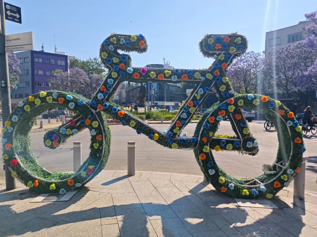 Descubre todo sobre el Festival de Flores y Jardines Polanco 2026: fechas, actividades, instalaciones florales y por qué es uno de los eventos más esperados en CDMX. ¿Ya lo anotaste en tu calendario?