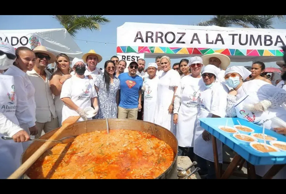 Mariscos. Arroz a la tumbada, tradición en Alvarado, Veracruz.
