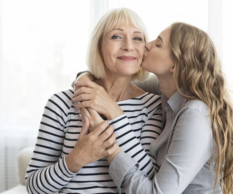 Consiente a mamá y aprende cómo hacer camarones a la mantequilla con una receta fácil y rápida para celebrar el 10 de mayo. Ideal para consentir a mamá con un platillo delicioso. ¿La harás?