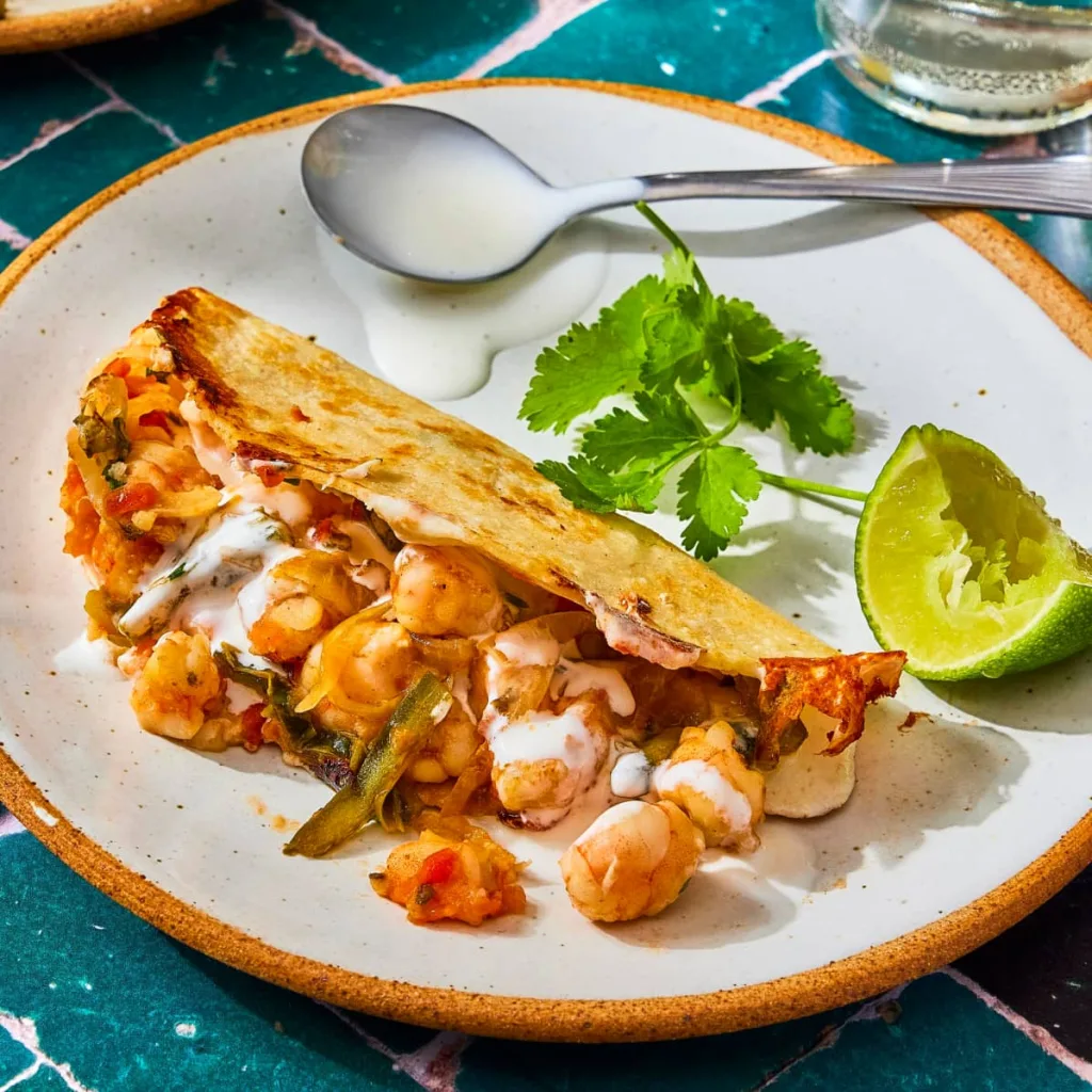 Aprende cómo hacer taco gobernador de camarón con una receta fácil y deliciosa. Ideal para la Semana de Pascua con sabor mexicano. ¿Ya lo has probado?