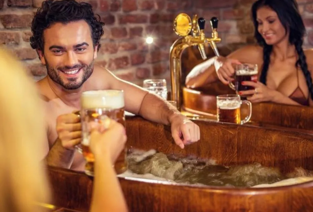 ¿Sabías que puedes bañarte en cerveza y vino? ¡3 experiencias de spa en México para una relajación fuera de serie!