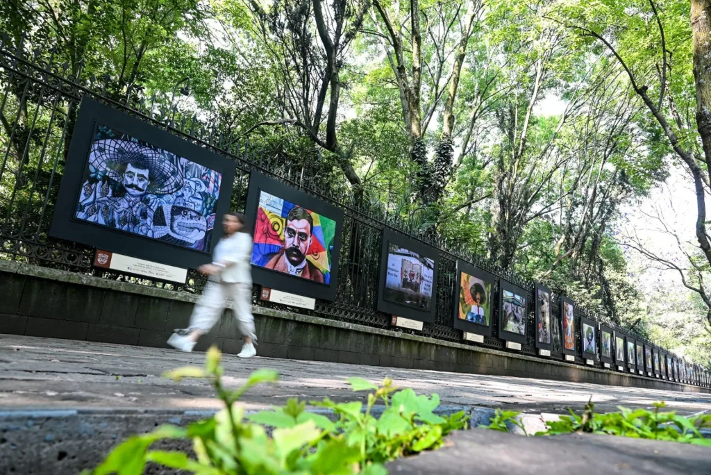 79 fotografías muestran cómo Zapata sigue vivo en los muros, calles y paisajes de Morelos. La exposición en Chapultepec estará hasta el 24 de mayo. ¿Te vas a lanzar?