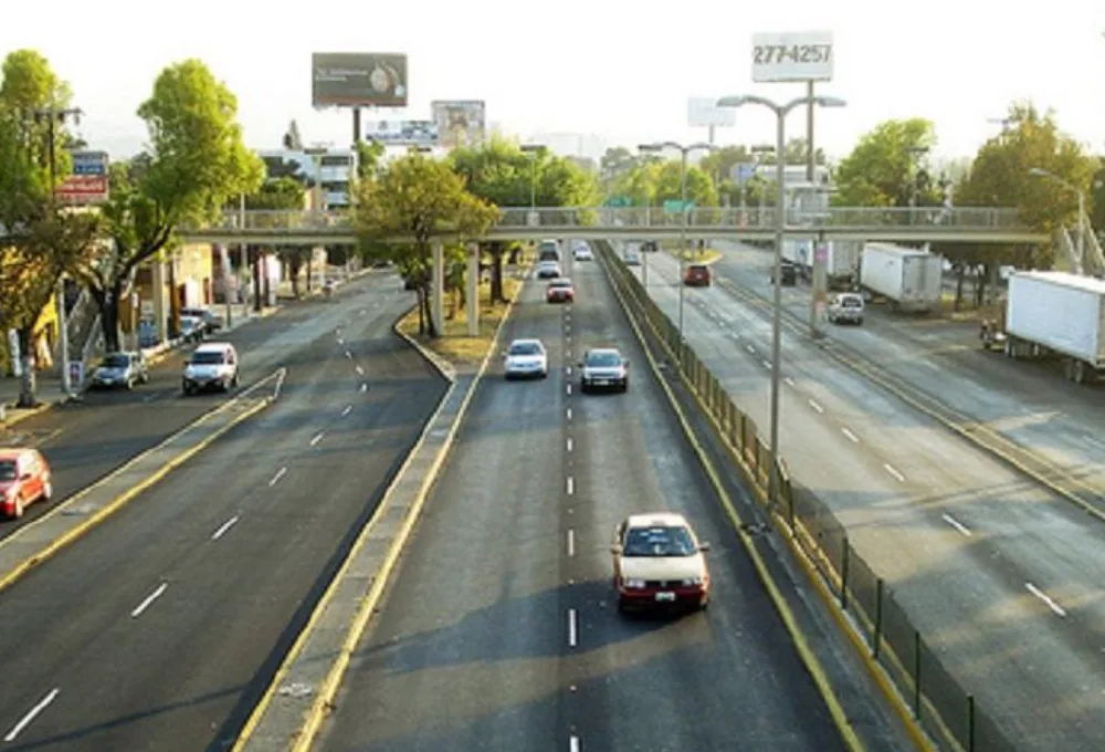 Carriles irreversibles. Conoce estos consejos para evitar las horas pico en casetas