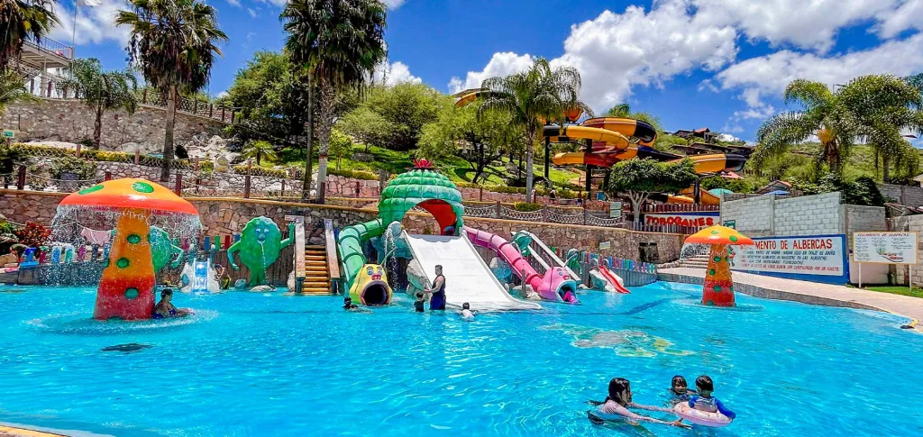 Maguey Blanco. Geiser en Tecozautla. SÁBADO DE GLORIA 2026. mejores parques acuáticos y termales de Hidalgo