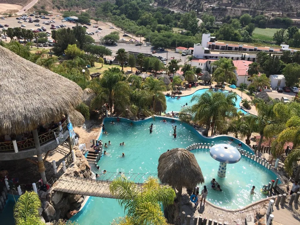 Geiser en Tecozautla. SÁBADO DE GLORIA 2026. mejores parques acuáticos y termales de Hidalgo