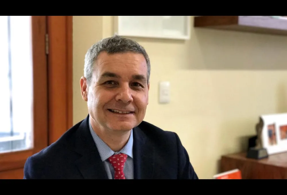 Gustavo Staufert Buclon y soy el Vicepresidente del Consejo consultivo para el interior y el centro del estado de Jalisco.